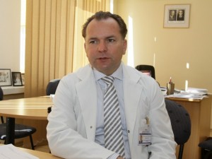„Tikimės, kad naujos technologinės vėžio gydymo inovacijos pagelbės daugeliui pacientų, kurie ankščiau neturėjo vilties pasveikti. Jiems tai - bene vienintelė priimtiniausia radikalaus gydymo alternatyva. Tai kokybiškai naujas etapas Lietuvos onkologijoje“, - Nacionalinio vėžio instituto direktorius prof. Narimantas Evaldas Samalavičius. Onkologai pacientams suteikia daugiau vilčių