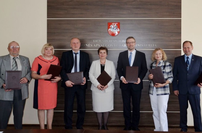 Pasirašyta sutartis socialinių darbuotojų sąlygų gerinimui: 4 svarbiausi punktai