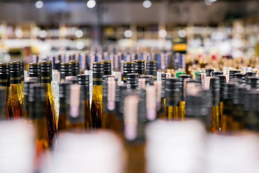 Seimas uždraudė sporto renginiuose stiprų alkoholį