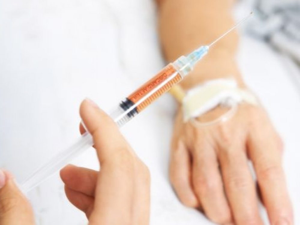 Viešos įvairių žiniasklaidos priemonių apklausos rodo, kad žmonės vis dėlto yra linkę pritarti eutanazijai. Tiesa, diskutuoti būtina, tačiau ar apie patį įteisinimą kalbėti dar ne per anksti?