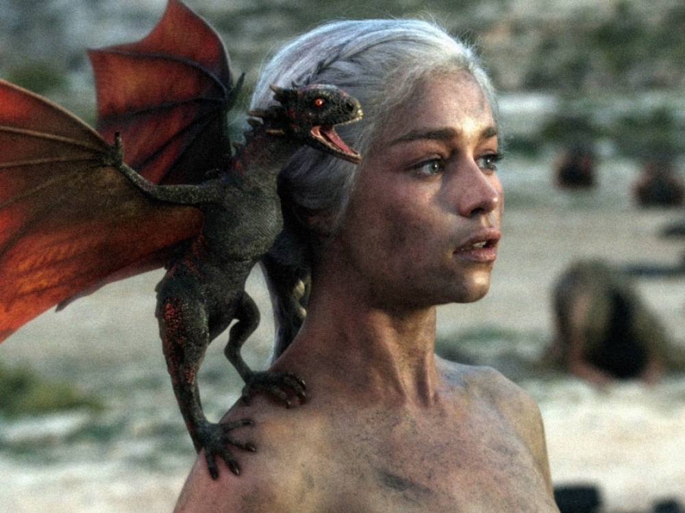 Drakonų motiną populiariajame seriale „Sostų karai“ įkūnijusi Emilia Clarke išgyveno net dvi galvos aneurizmų operacijas. Aktorė neslepia, kad jau buvo praradusi viltį, jog pavyks pasveikti, kentė stiprius panikos priepuolius. 