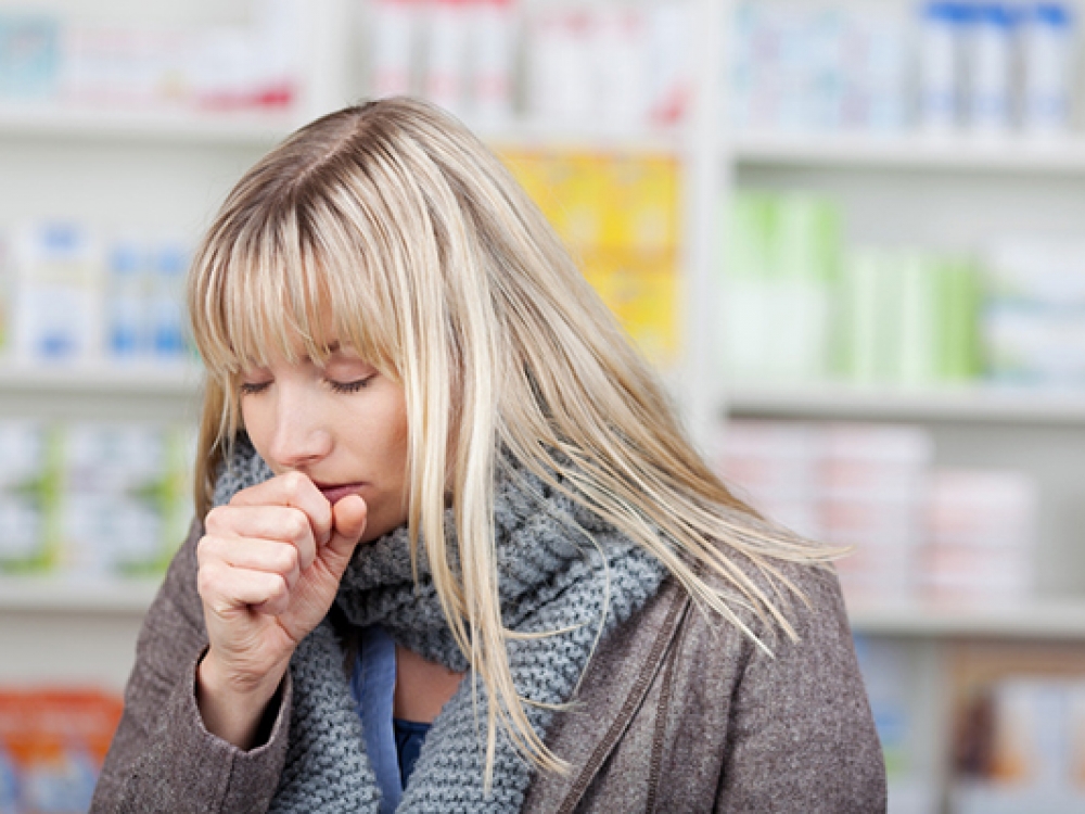 Netipiški refliukso simptomai imituoja bronchų astmą: gali varginti kosulys, nuolatinis užkimimas, dažnas atsikrenkštimas, pakosčiojimas.