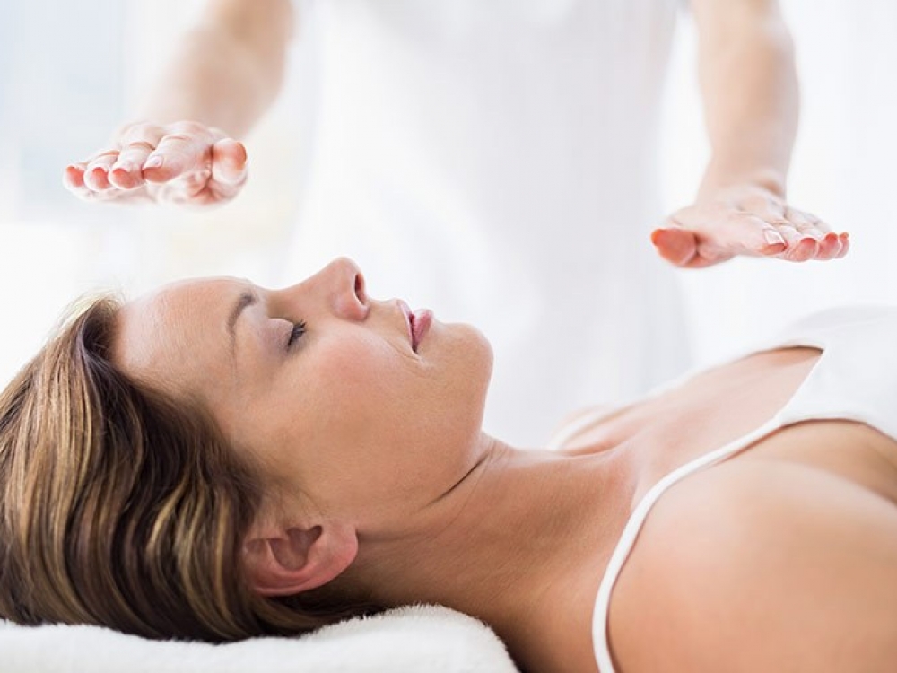 Krūties vėžiu sergantys pacientai teigia, kad po dešimties Reiki seansų pagerėja emocinė ir psichologinė būklė, gyvenimo kokybė, sumažėja skausmai, seansai padeda greičiau atgauti jėgas po chemoterapijos ar po chirurginės operacijos.