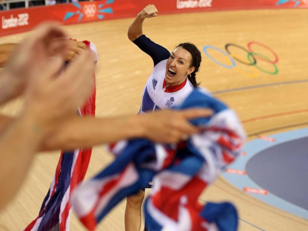 Iš dviračių sporto pasitraukusi Dani Rowe užsibrėžė tikslą įveikti Londono maratoną. Tiesa, įšokusi į bėgimo batelius velsietė susidūrė su netikėtomis problemomis. Ji patyrė du dešinės kojos stresinius lūžius, o skenograma parodė analogiškos problemos užuomazgas kairiojoje. 