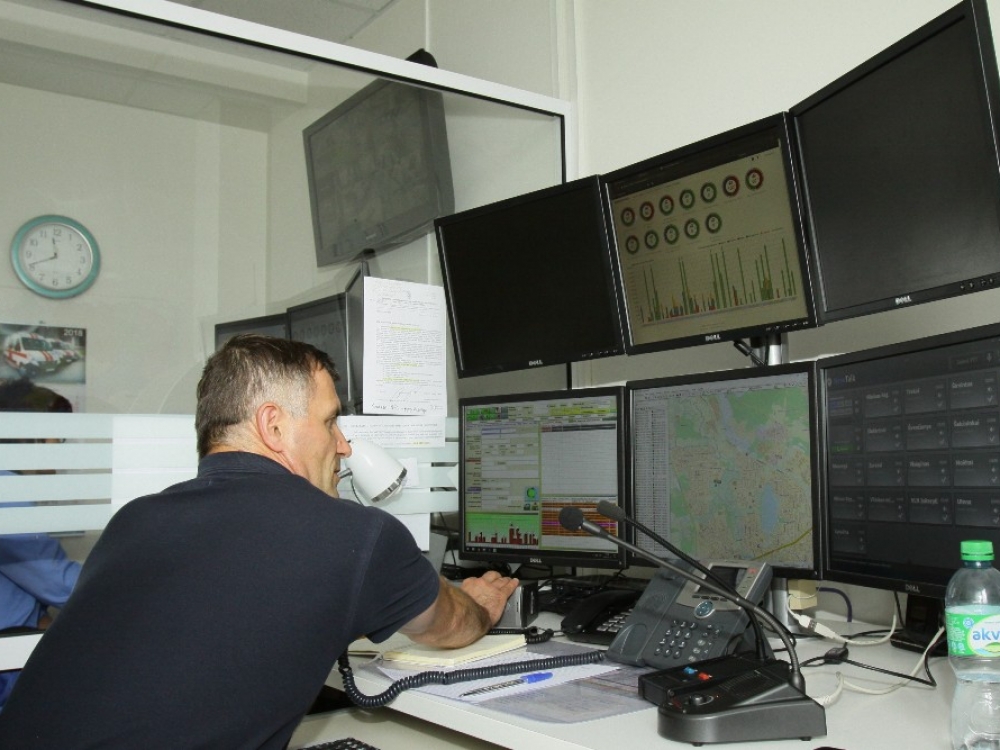 Pasak Vilniaus GMP specialistų, šiuo metu laisvų darbo vietų stotyje nėra, tačiau darbuotojų kaita yra, nes darbas - ne kiekvienam. Vieni pradėję dirbti greitojoje pagalboje išbūna porą metų ir išeina, tačiau tie, kurie lieka, užsibūna ilgam - keliems dešimtmečiams. 