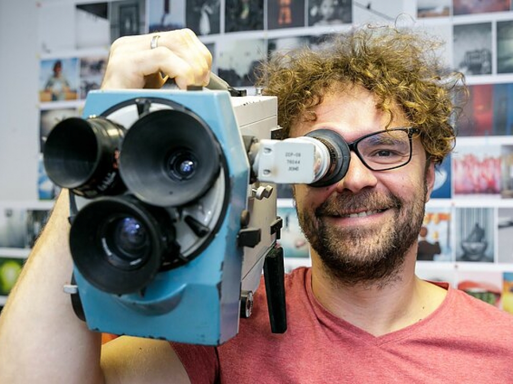 „Esminis dalykas man – ką aš noriu tuo pasakyti. Tačiau filmą gali kurti, net jei ir nežinai, koks bus galutinis tikslas, pagrindinė mintis. Užtat tave įkvepia, pavyzdžiui, jūros bangos. Tai ir daryk. Čia nėra jokių taisyklių“, - režisierius Ernestas Jankauskas.