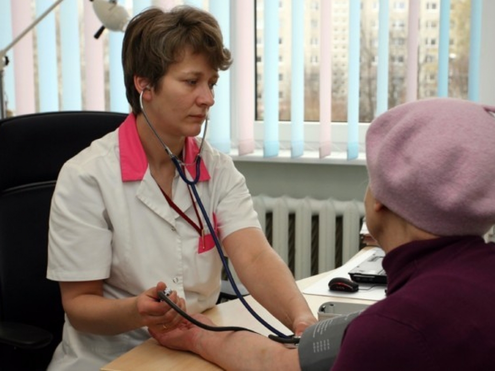 Šeimos gydytojų darbo krūvis Estijoje metams bėgant ženkliai išaugo. Visuomenė sensta ir todėl atsiranda vis daugiau pacientų, sergančių lėtinėmis ligomis.