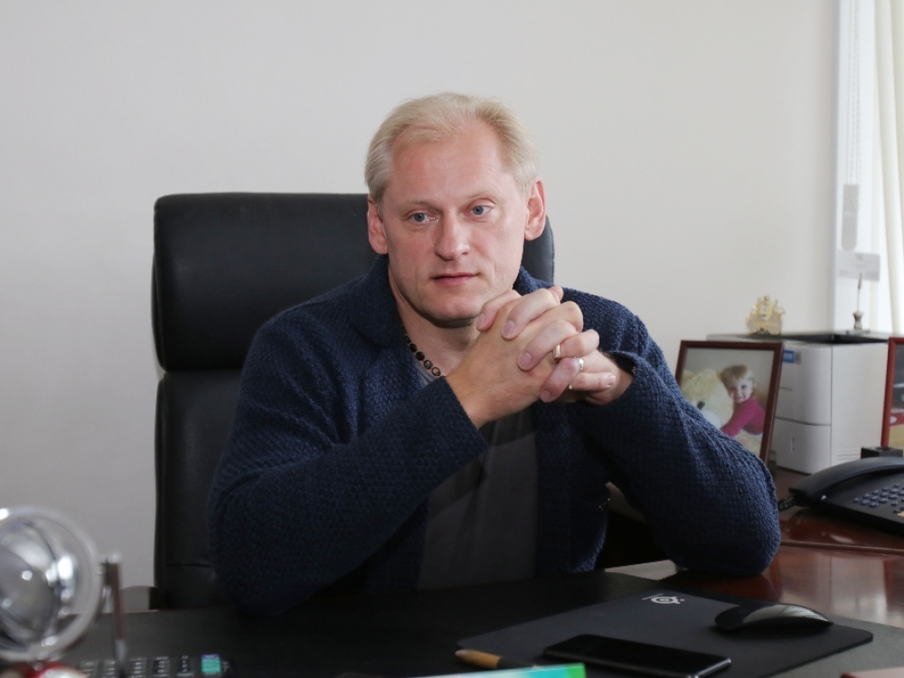 Sporto medicinos reorganizacija planuojama pradėti kitų metų liepą. „Jeigu startuotume vasarą, sportininkai susidurtų su naujovėmis prieš vienas svarbiausių karjeros varžybų. Bet kokiu atveju, jei rezultatai blogi ir reikalingas gelbėjimosi ratas, per mėnesį nieko nepagerinsi“, – svarstė Lietuvos olimpinio sporto centro direktorius Linas Tubelis.