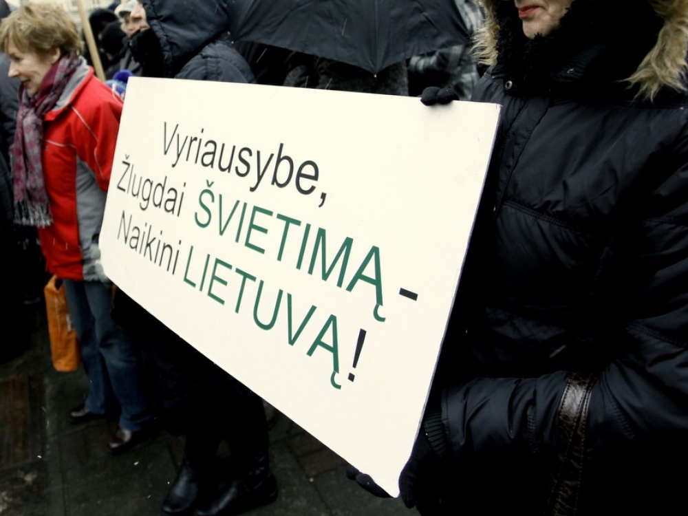 Lietuvos švietimo ir mokslo profesinės sąjunga įsteigė streiko komitetą ir lapkričio 28 dieną planuoja skelbti dviejų valandų terminuotą streiką. 