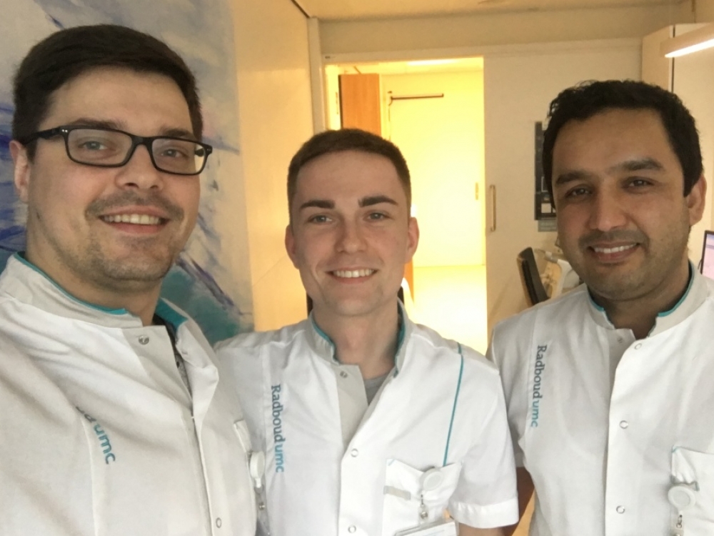 „Affidea Lietuva“ radiologijos technologai Marius Bagdonas ir Lukas Šaduikis kursų Olandijoje metu.