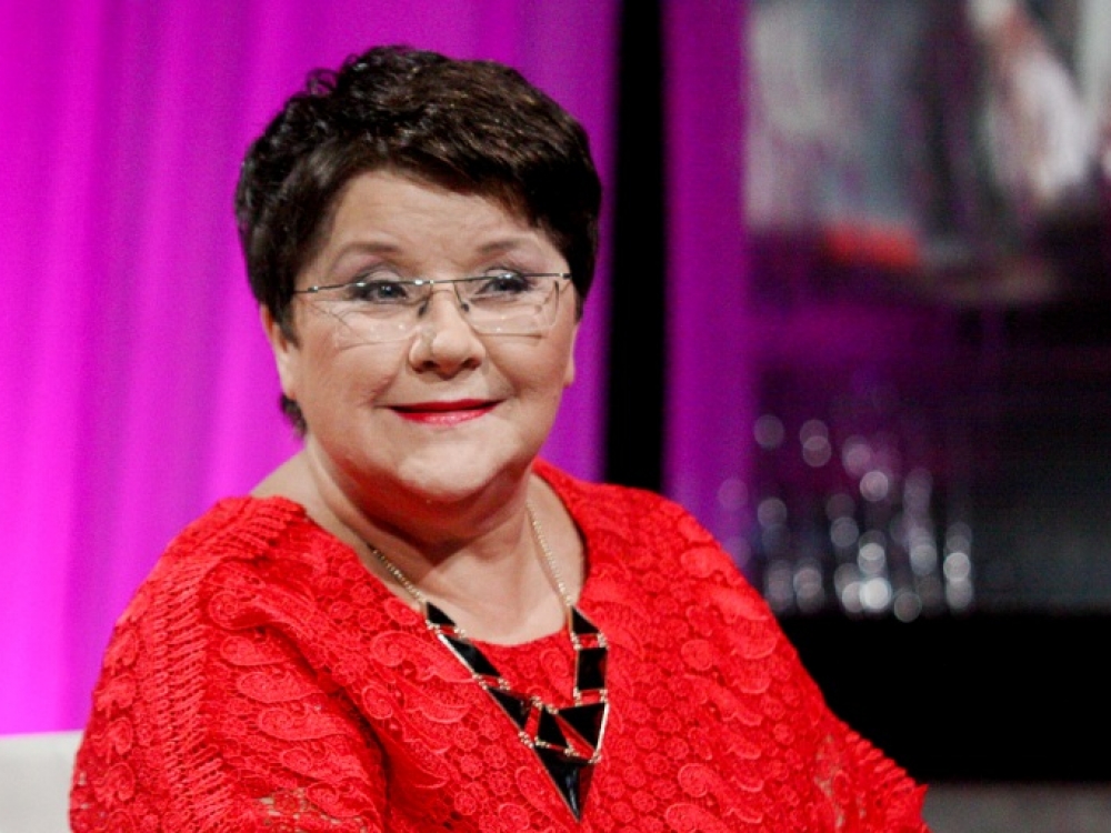 Pasak televizijos ir radijo laidų vedėjos Zitos Kelmickaitės, bėda ta, kad mes linkę numoti ranka į organizmo siunčiamus signalus. Pro ausis praleidžiame ir medikų patarimus bei rekomendacijas. Nors gydytojai ragina susimąstyti apie sąnarių „galiojimo laiką“, kadangi šiems susidėvėjus juos gali teikti keisti dirbtiniais, žinoma moteris apgailestauja, jog neklausydami medikų rizikuojame prisišaukti nelaimę.