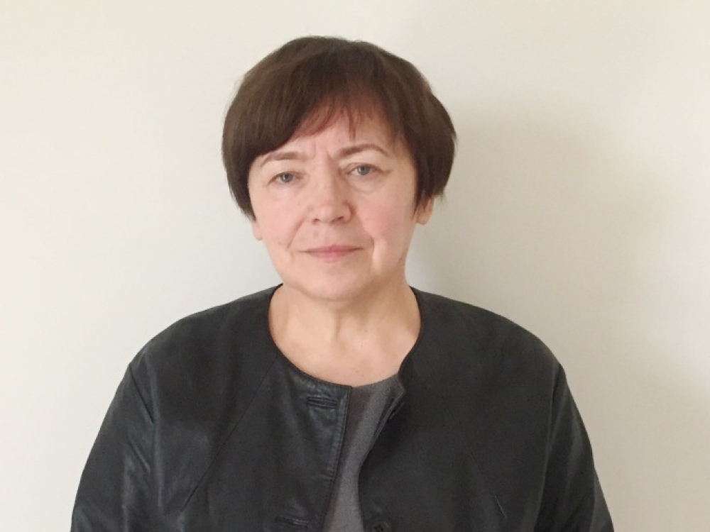 „Buvo mano aplinkoje, kurie pradėjo šnibždėtis, kad aš susigalvojau ligą, idant gaučiau invalidumą. Juokingi tie pasvarstymai“, - pasakoja onkologinę ligą įveikusi Stanislava Mickevičienė.