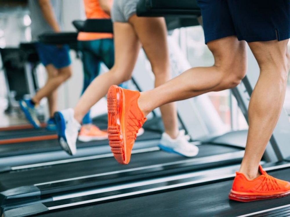 Pagal Pasaulio sveikatos organizacijos rekomendacijas fizinė veikla turėtų būti bent jau tokia, kad teiktų naudą sveikatai. Pirminis dėmesys ne sportinei formai, bet indėliui į gerą savijautą. 