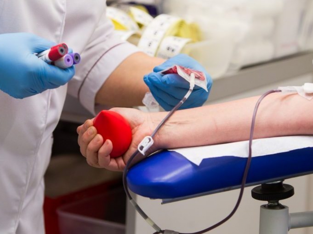 Medikų apskaičiavimais, kraujo atsargų poreikiui patenkinti reikia maždaug 100-120 donorų kasdien. Tačiau tikrovė kitokia: kraują vidutiniškai paaukoja 60 žmonių.