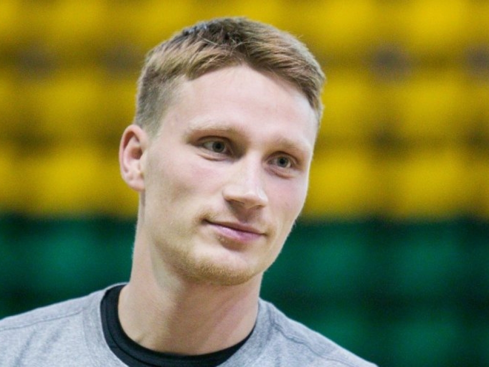 „Kai neturi vaikų, sakai, kad nesi pasiruošęs tėvystei. Aš irgi nesijaučiau. Gimė vaikas, ir kaip jis viską mokosi daryti, taip ir mes su žmona mokomės iš jo“, - sako krepšininkas Marius Grigonis.