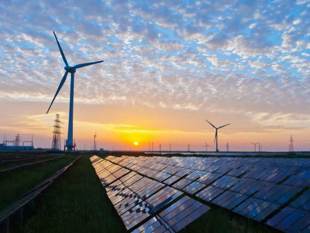 Savotiškais elektros kolūkiais tapsiančių atsinaujinančios energetikos bendrijų kūrimosi pradžia gali būti nuvėlinta. 