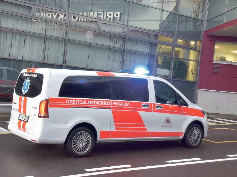 Santaros klinikos investuoja į žmogiškuosius išteklius, infrastruktūrą, įvairias priemones. Ką tik ligoninės lėšomis įsigytas automobilis, kuriuo vykstama donorinių organų.