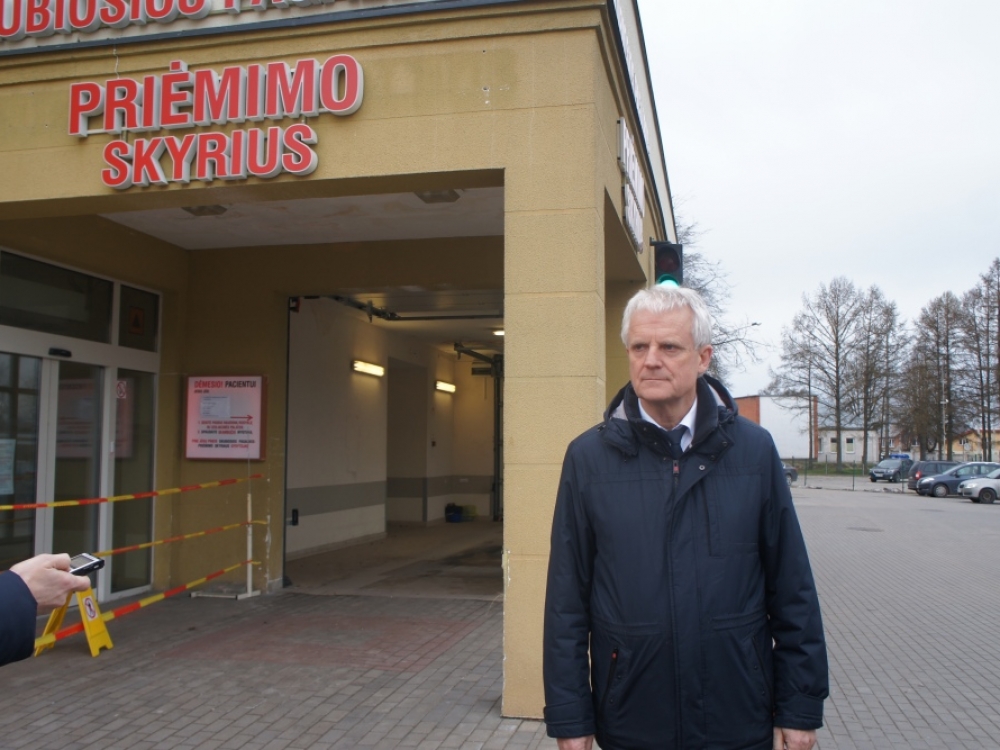 Respublikinės Šiaulių ligoninės direktorius Remigijus Mažeika sako, kad ligoninė puikiai pasirengusi koordinuoti sparčiai didėjantį coronavirusu užsikrėtusių pacientų srautą. 