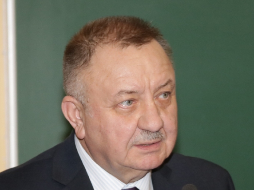 V.Janušonis