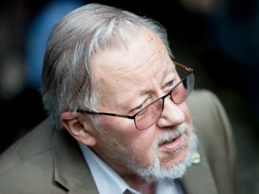 V.Landsbergis