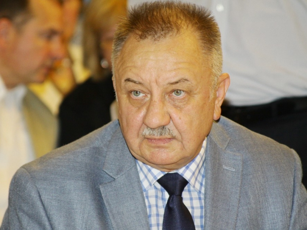 V.Janušonis