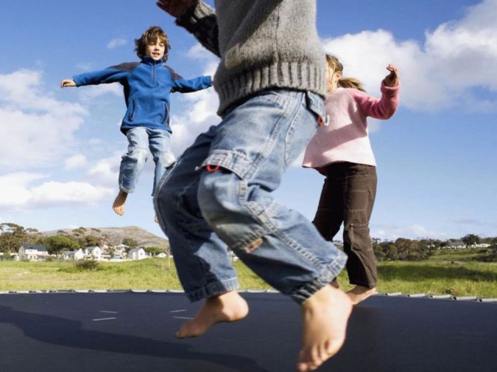 Specialistai sako, jog batutai yra vienas labiausiai vaikus traumuojančių laisvalaikio praleidimo būdų. Vaikams iki šešerių metų batutai apskritai yra nerekomenduojami. 