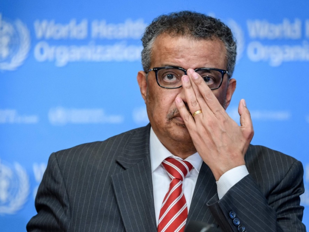 Nors PSO vadovas Tedros Adhanom Ghebreyesusas gimtojoje Etiopijos giriamas už reformuotą sveikatos apsaugos sistemą, buvo laikas, kai gatvėse protestavę žmonės vadino jį melagiu, slėpusiu tiesą apie kelias šalyje kilusias choleros epidemijas.