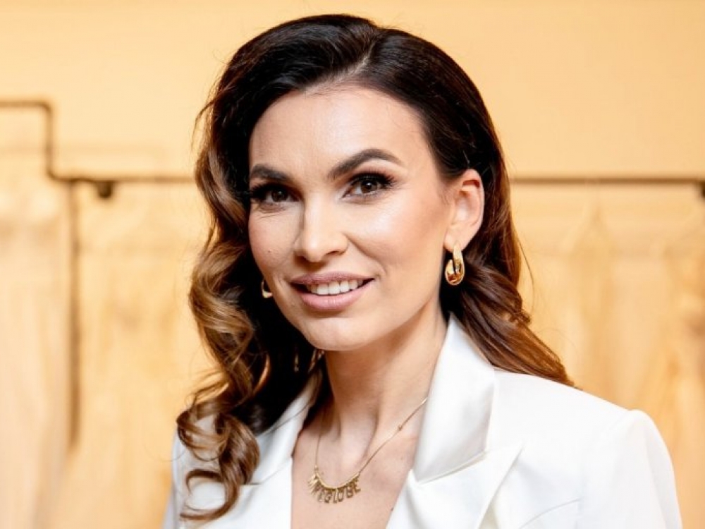 „Mes su Kšištofu gyvenime daug laiko praleidome atskirai. Nors esame kartu, sporto varžybos ir kelionės neleido pasidžiaugti nepertraukiamu bendravimu. Net jei fiziškai jis namuose, galva pasilikusi kažkur tenai. Taigi dėl karantino labiausiai džiaugiuosi aš. Gyvenime nebuvome drauge žiūrėję tiek filmų...“ – sako Tatjana Lavrinovič.