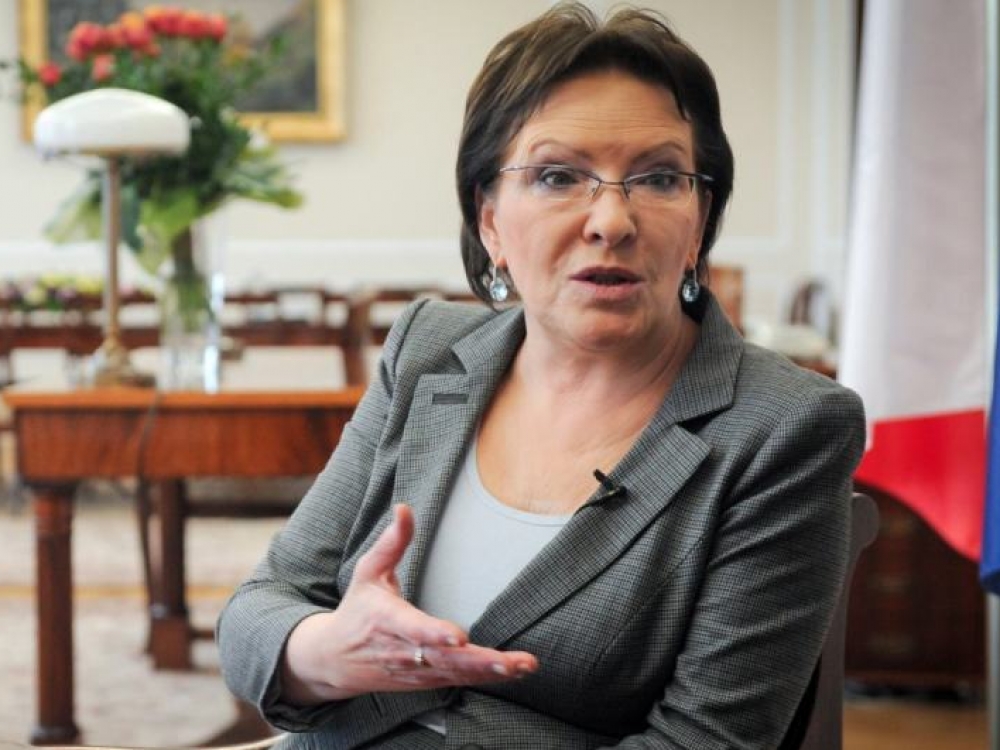 Skrupulinga vadovė ir tobula technokratė, bet be tikros politinės įtakos ir aiškios vizijos – taip politikos apžvalgininkų piešiama naujoji Lenkijos premjerė Eva Kopač. Kai kurie sociologai politikę nurašo kaip beviltiškai pareigas atlikusią sveikatos apsaugos ministrę.
