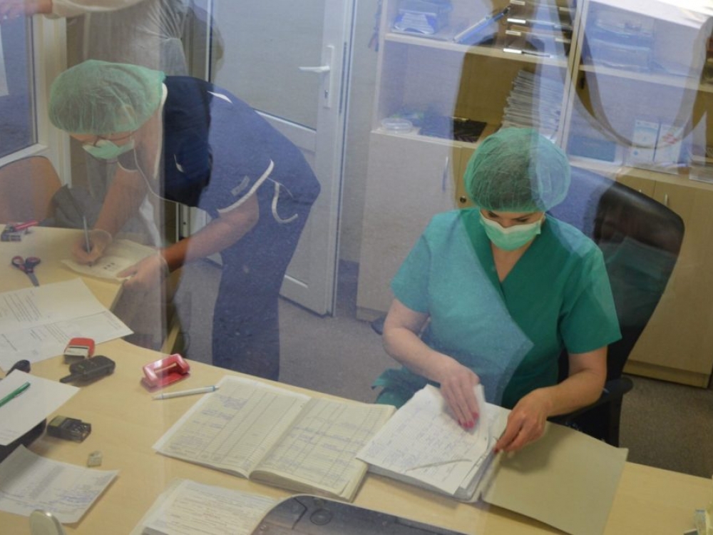 Darbo ciklais rekomendacija ne tik apkarpė gydytojų pajamas, bet ir atėmė iš pacientų, ypač gyvenančių periferijoje, gauti kvalifikuotą pagalbą vietoje.