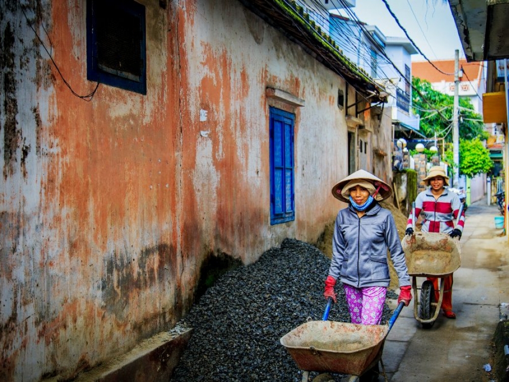 Koronaviruso protrūkiui palietus jau daugiau nei pusę Vietnamo, įskaitant didžiuosius miestus, ekspertai nerimauja, kad ši viruso banga gali pranokti ankstesniąją.
