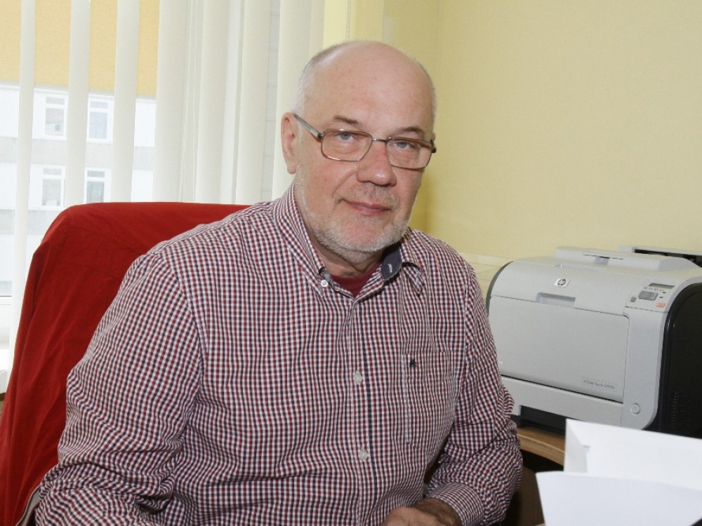 „Valstybės biudžetas buvo sudarytas remiantis prielaidomis, kurios, neaišku, ar pasiteisins“, - sako ekonomistas Romas Lazutka.