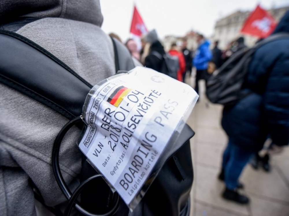 Emigravusių gydytojų sugrįžimą, jų teigimu, labiausiai paskatintų galimybė dirbti tik vienoje darbovietėje už orų ir gyvenimo lygį atitinkantį atlygį, geresnės kvalifikacijos kėlimo galimybės bei ženkliai sumažėjusi korupcija. 