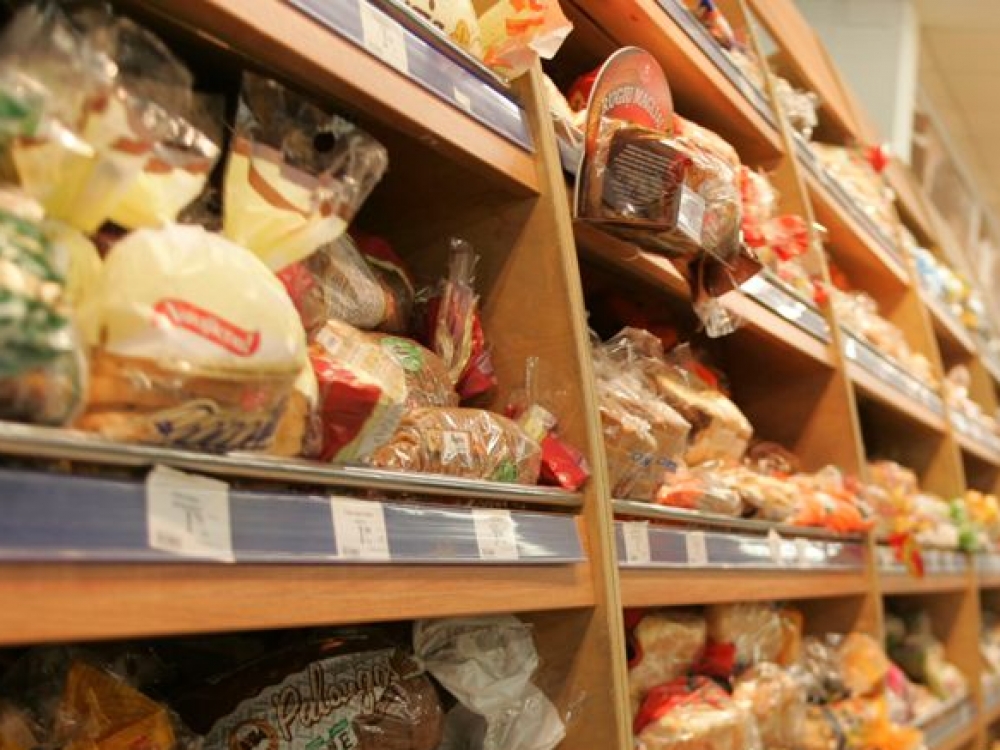 Renkantis duonos gaminius, labai svarbu atkreipti dėmesį, ar jie nedeformuoti, nepažeistos pakuotės. Duonos gaminius rekomenduotina pirkti supakuotus, nes taip jie apsaugomi nuo galimos mikrobinės taršos.