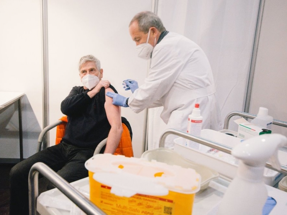 Pasak hematologų, kraujo krešėjimą mažinančių vaistų prieš „AstraZeneca“ ar bet kokius kitus skiepus vartoti nėra rekomenduojama. 