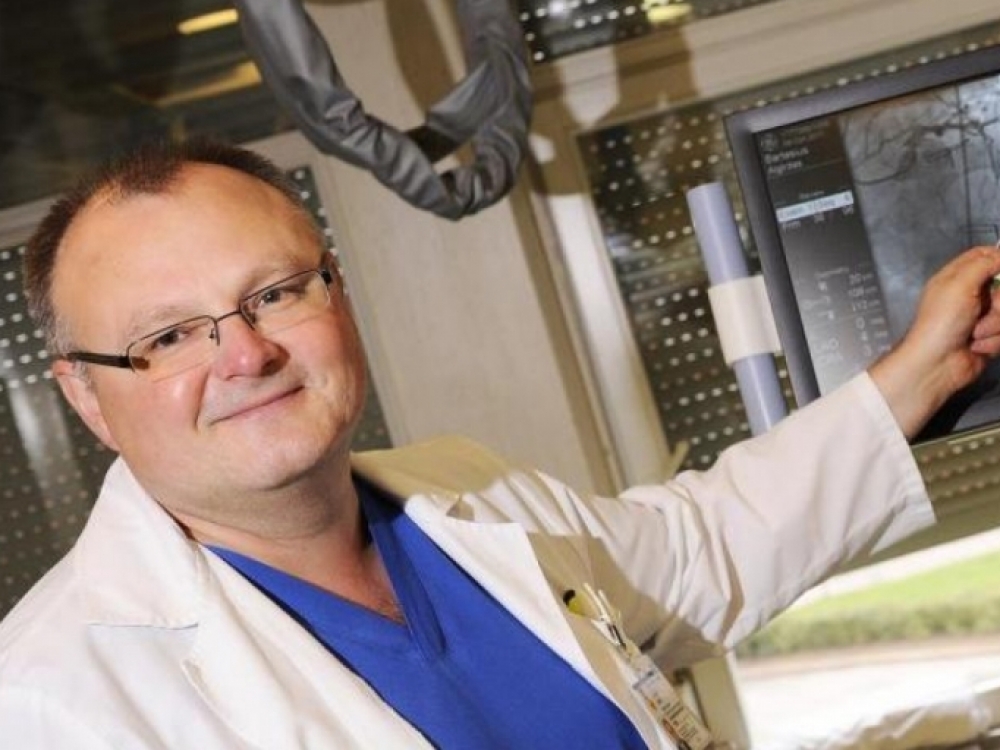„Manau, kad ilgainiui litotripsija turėtų tapti kasdiene procedūra, kadangi gydytojams ją įvaldyti yra nesudėtinga“, – sako Kauno klinikų Kardiologijos klinikos Intervencinės kardiologijos skyriaus vadovas prof. dr. Ramūnas Unikas.