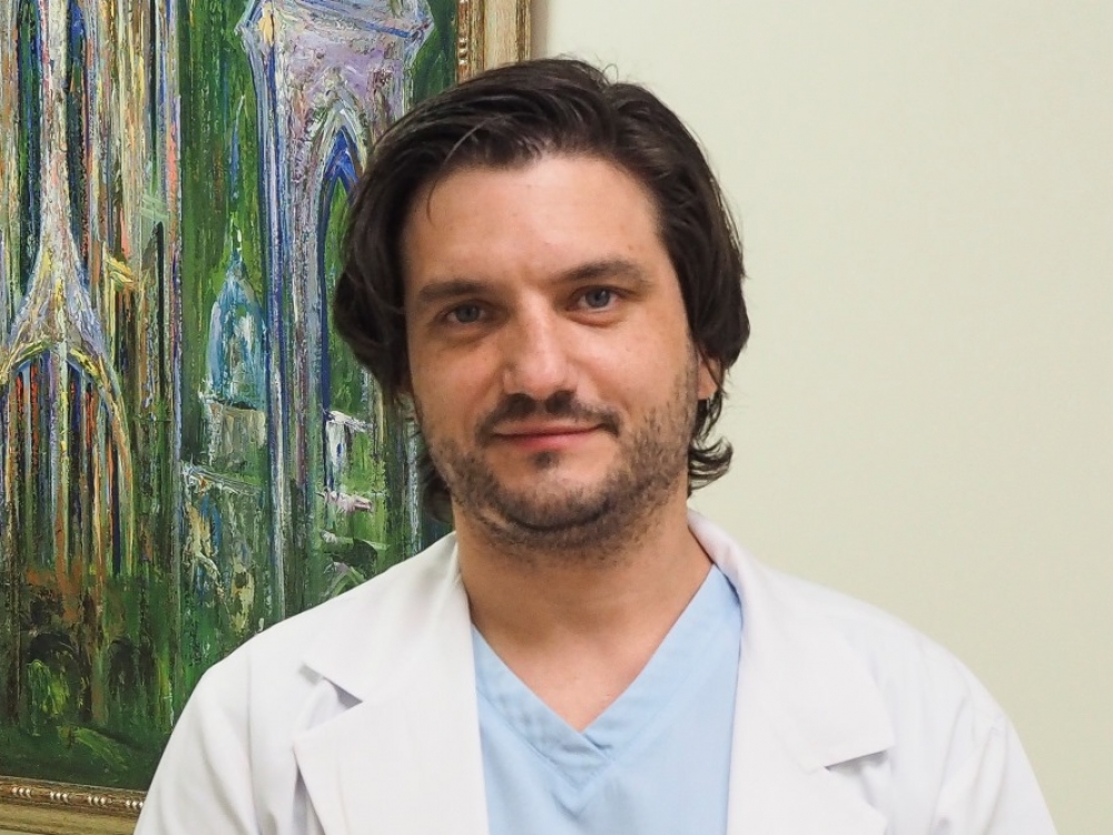 Anot NVI Bendrosios ir abdominalinės chirurgijos ir onkologijos skyriaus gydytojo chirurgo dr. Audrius Dulsko, Petro atvejis – sėkmės istorija apie tai, kodėl verta tikrintis prevenciškai. 