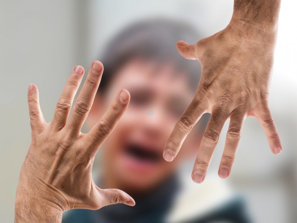 Smurto prieš vaikus atvejų daugėja, dažniau mušami berniukai