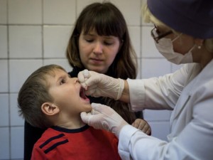 Karas Ukrainoje sutrikdė kovą su poliomielitu