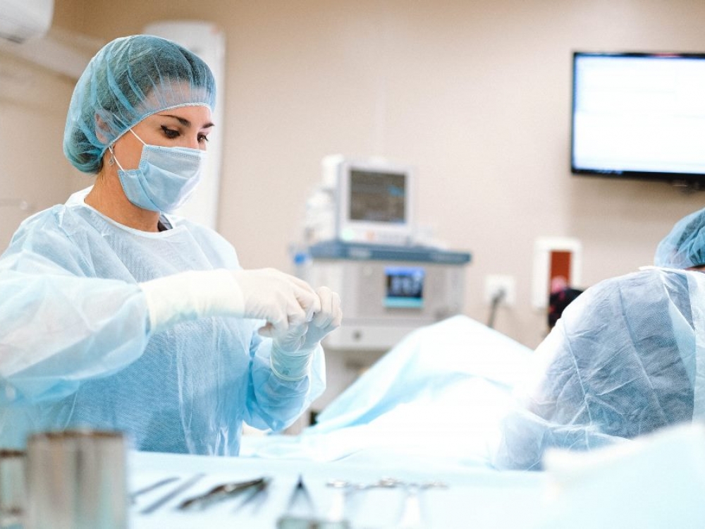 Vilniaus „Affidea“ klinikos moderni diagnostinė įranga (rentgenas, MRT, echoskopas) užtikrina visapusišką paciento ištyrimą, o vietoje atliekami laboratoriniai tyrimai (kraujo, šlapimo ir kiti) padeda greitai įvertinti paciento sveikatos būklę. O priėmimo centre „Express Care“ pacientai priimami be išankstinės registracijos.