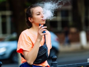 Australija riboja elektronines cigaretes