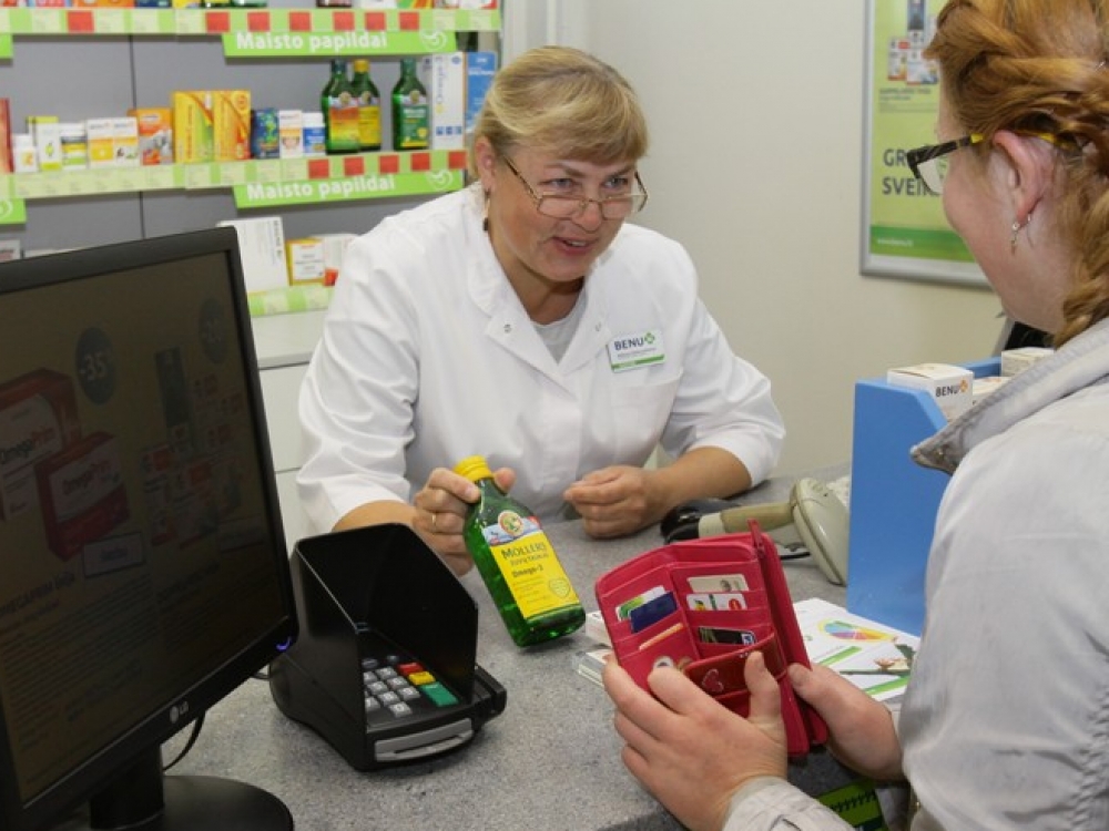 Gyventojų apklausa atskleidžia, kad aktualiausios Lietuvos gyventojams paslaugos, kurias galėtų teikti vaistininkai, yra gliukozės ir cholesterolio kiekio tyrimai, lėtinių ligų valdymo programų vykdymas, vaistų pristatymas į namus sunkiems, judėjimo negalią turintiems ligoniams, suaugusiųjų vakcinacija kai kurių ligų atvejais.