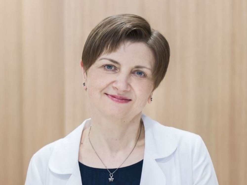 „Noriu nuoširdžiai pakviesti kolegas šeimos gydytojus nebijoti mums paskambinti ir pirmiausia pasikonsultuoti telefonu – mes visada esame atviri pokalbiui, nė vienam nepasakysime „ne“. Jei tik jums kyla klausimų ar abejonių dėl hematologo konsultacijos tikslingumo, visuomet kreipkitės“, - sako Klaipėdos universiteto ligoninės filialo Jūrininkų ligoninės Onkohematologijos skyriaus vedėja Ligita Kasnauskienė.