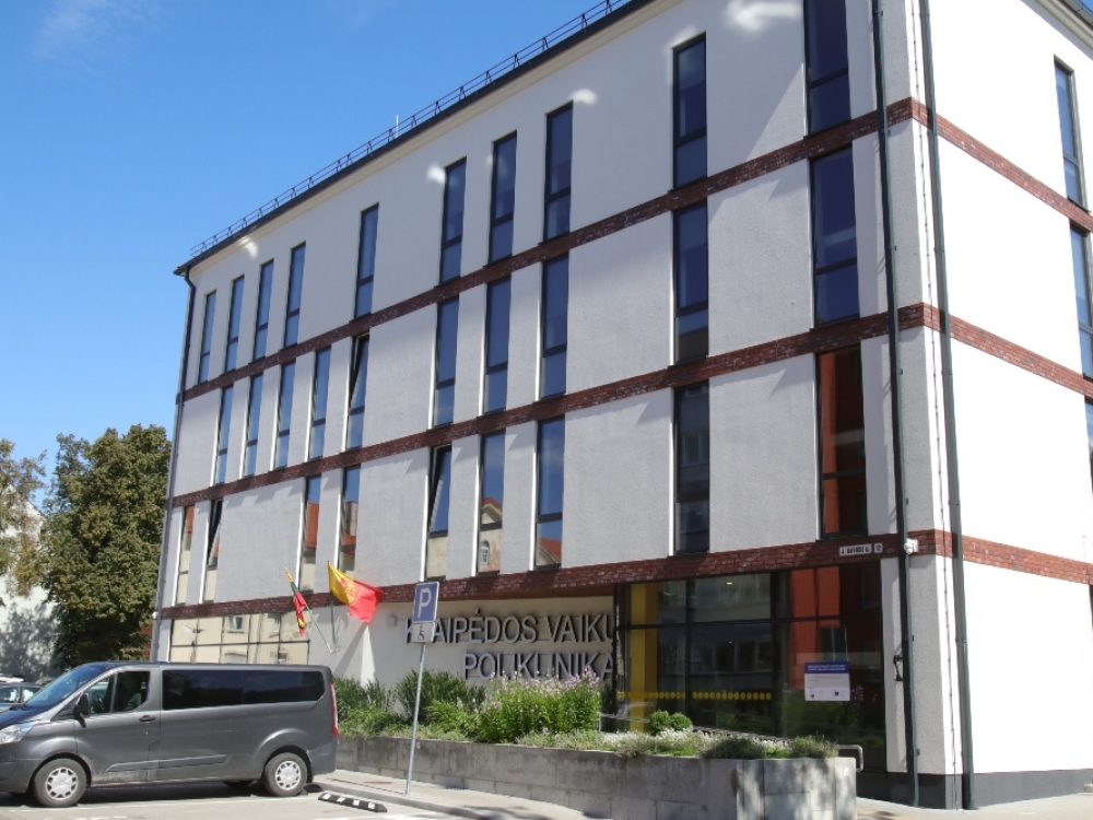 Mažieji pacientai Klaipėdoje jau renkasi neseniai duris atvėrusioje modernioje konsultacijų poliklinikoje, kurios statybos truko pustrečių metų ir kainavo pustrečio milijono eurų.
