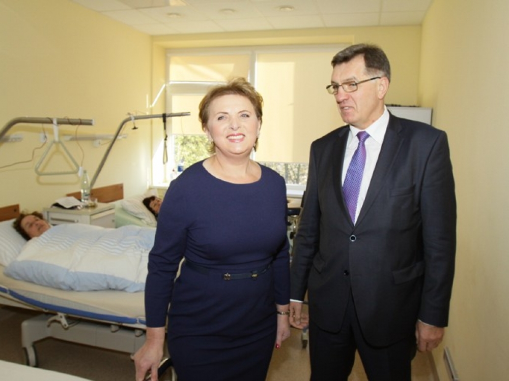 LR ministras pirmininkas Algirdas Butkevičius lankydamasis Radviliškio ligoninėje teigė likęs maloniai nustebintas tiek gydymo įstaigos modernumu, tiek jaunų specialistų gausa. Pasak premjero, tai puikiausias pavyzdys, kaip geros vadovės Danutės Povelauskienės rankose ligoninė gali dirbti.