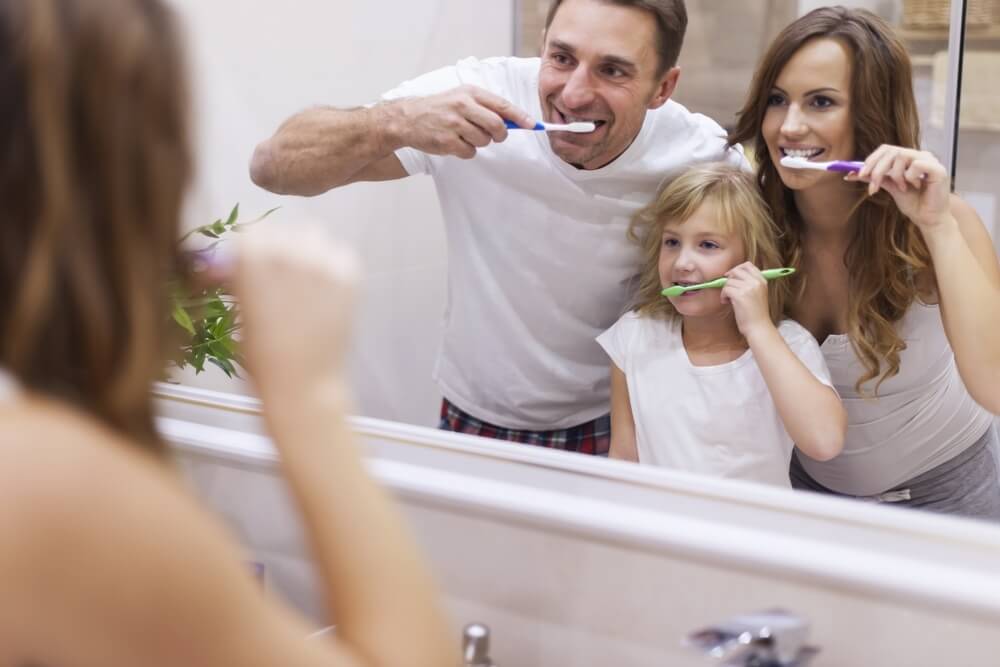 Mokyklinio amžiaus vaikų gyvensenos tyrimai rodo, kad tik vos daugiau nei pusė Vilniaus vaikų dantis valo du kartus per dieną, o tokia pati šešiamečių dalis turi bent vieną ėduonies pažeistą, plombuotą arba pašalintą dantį.