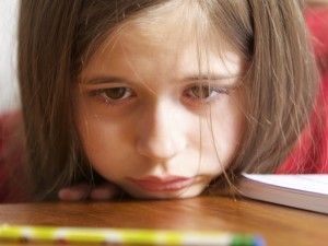 Gera moksleivio psichoemocinė savijauta yra viena svarbiausių sėkmingo mokymosi prielaidų. Prastėjantys pažymiai gali būti informatyvus ženklas, jog vaikas patiria stresą.