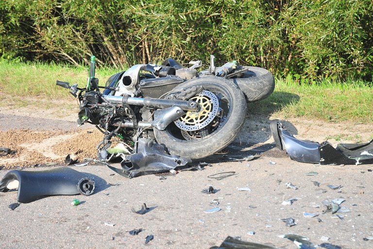 Iš 100 eismo įvykiuose dalyvaujančių motociklų ir mopedų vairuotojų žūsta ar sunkiai sužalojama 19 eismo dalyvių, vidutiniškai kasmet žūsta 17 motociklų vairuotojų.