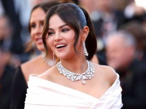 Amerikiečių aktorė, popmuzikos atlikėja Selena Gomez atskleidė, kad dėl nuolatinių sveikatos problemų negalės išnešioti vaiko, nes nėštumas keltų pavojų tiek jai, tiek vaisiui.