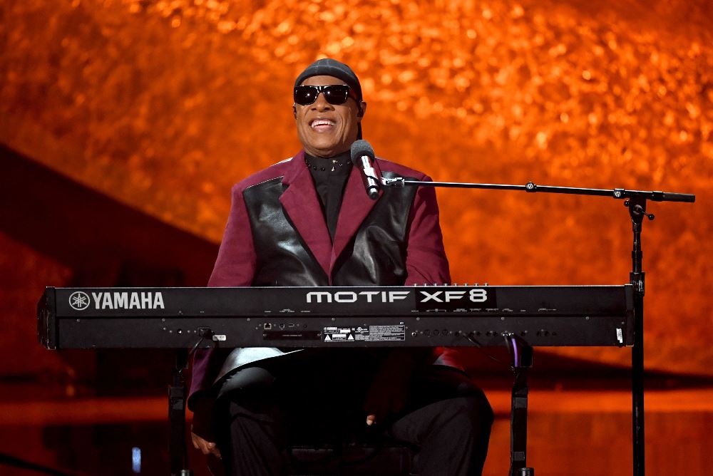 „Nors negaliu matyti pasaulio akimis, matau jį širdimi ir muzika“, – dažnai kartoja fenomenalus muzikos talentas Stevie Wonderis.